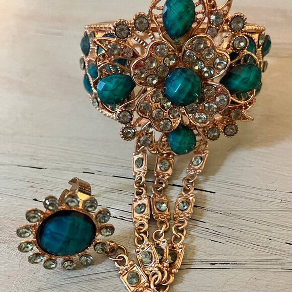 Bracelet with Ring Attachment - Picture 4 of 4